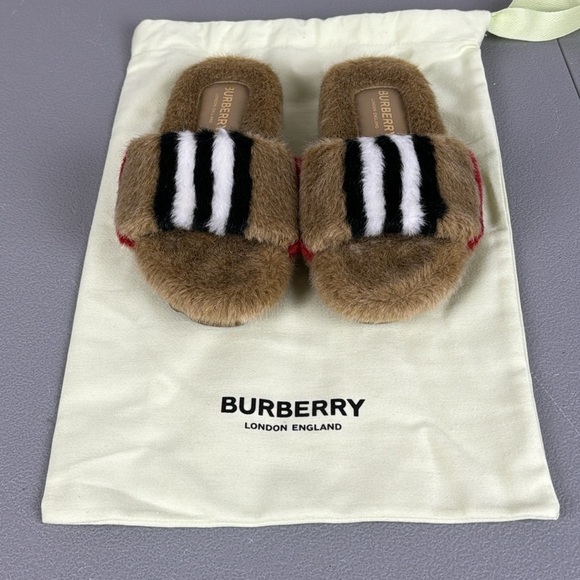 Burberry Kids Faux Fur Hockley Slipper. Size 30. US 12.5. - Picture 17 of 17